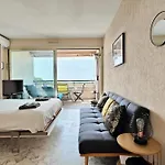With Seafront Terrace 아파트 앙티브