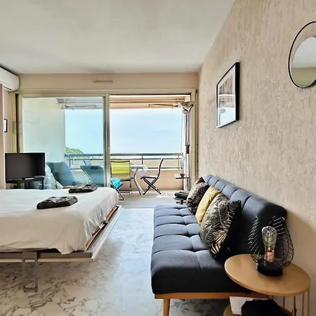 With Seafront Terrace Apartman Antibes